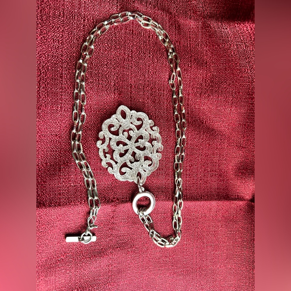 Elegant Silver Pendant Necklace